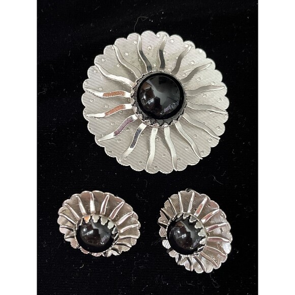 Sarah Coventry Vintage Black Beauty Silver Black Brooch Earrings Jewelry Set - Picture 1 of 5